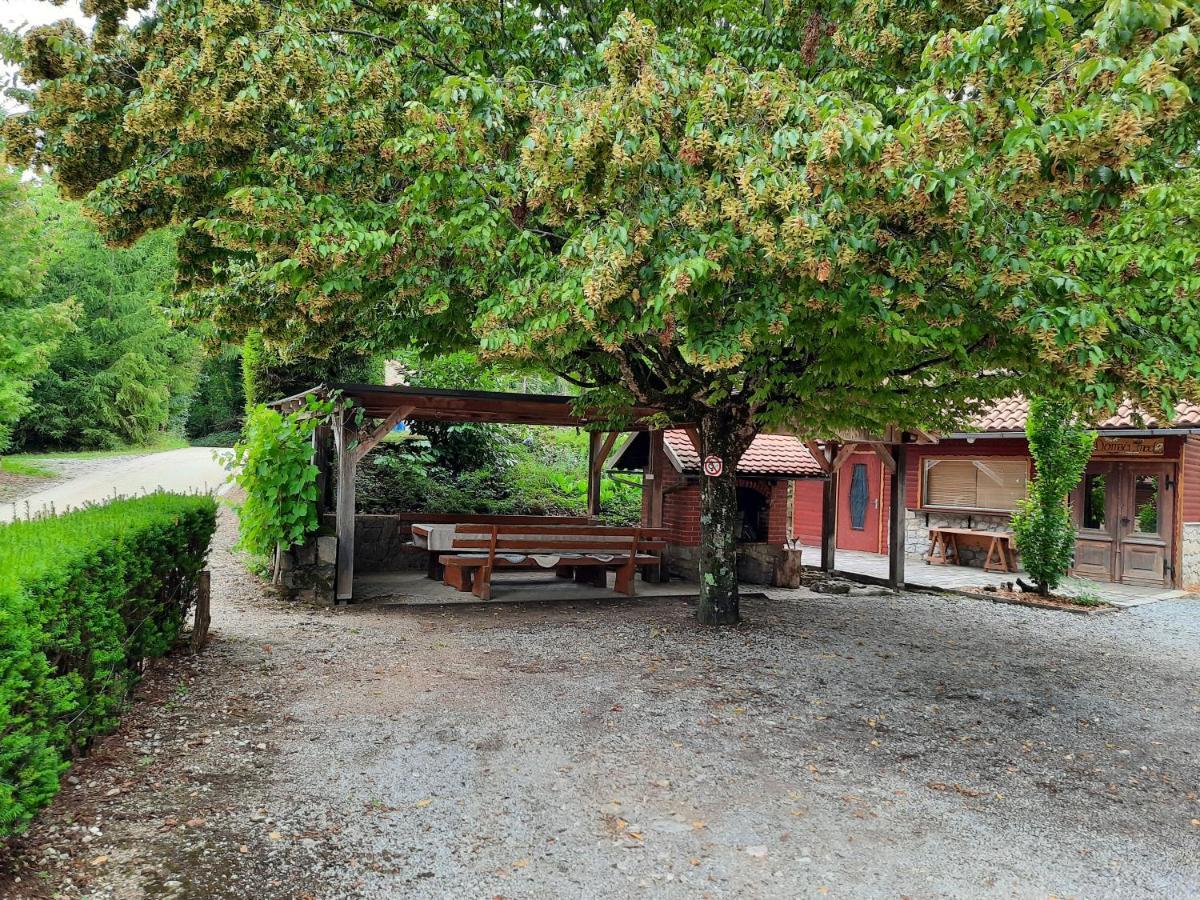 Pocitniska Hisa Parkfield Dragovan Metlika Exterior foto