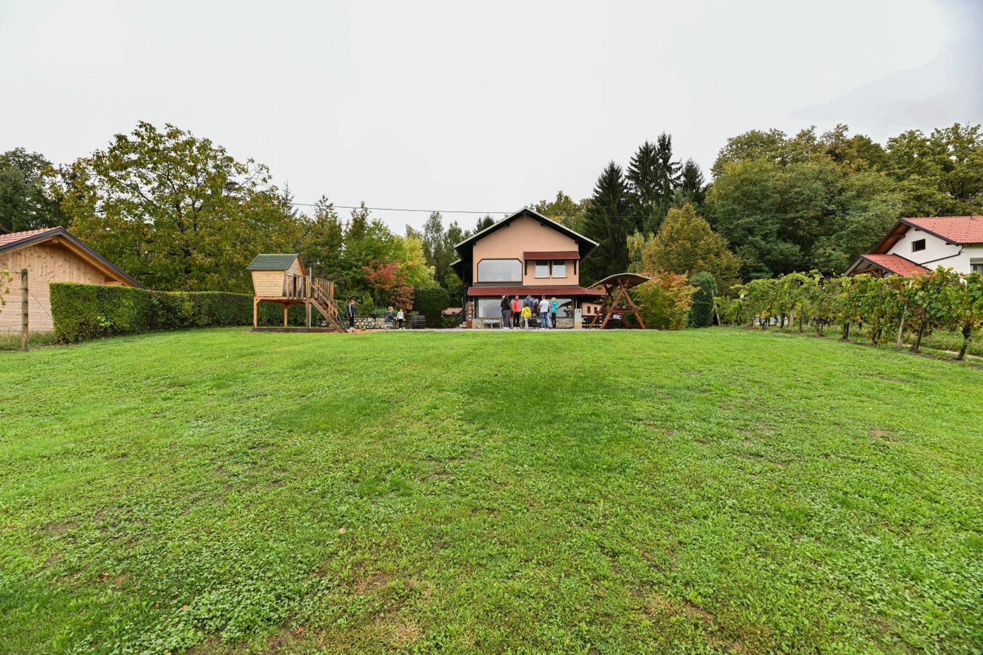 Pocitniska Hisa Parkfield Dragovan Metlika Exterior foto